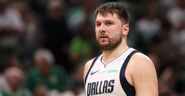 队友并肩作 队友并肩作