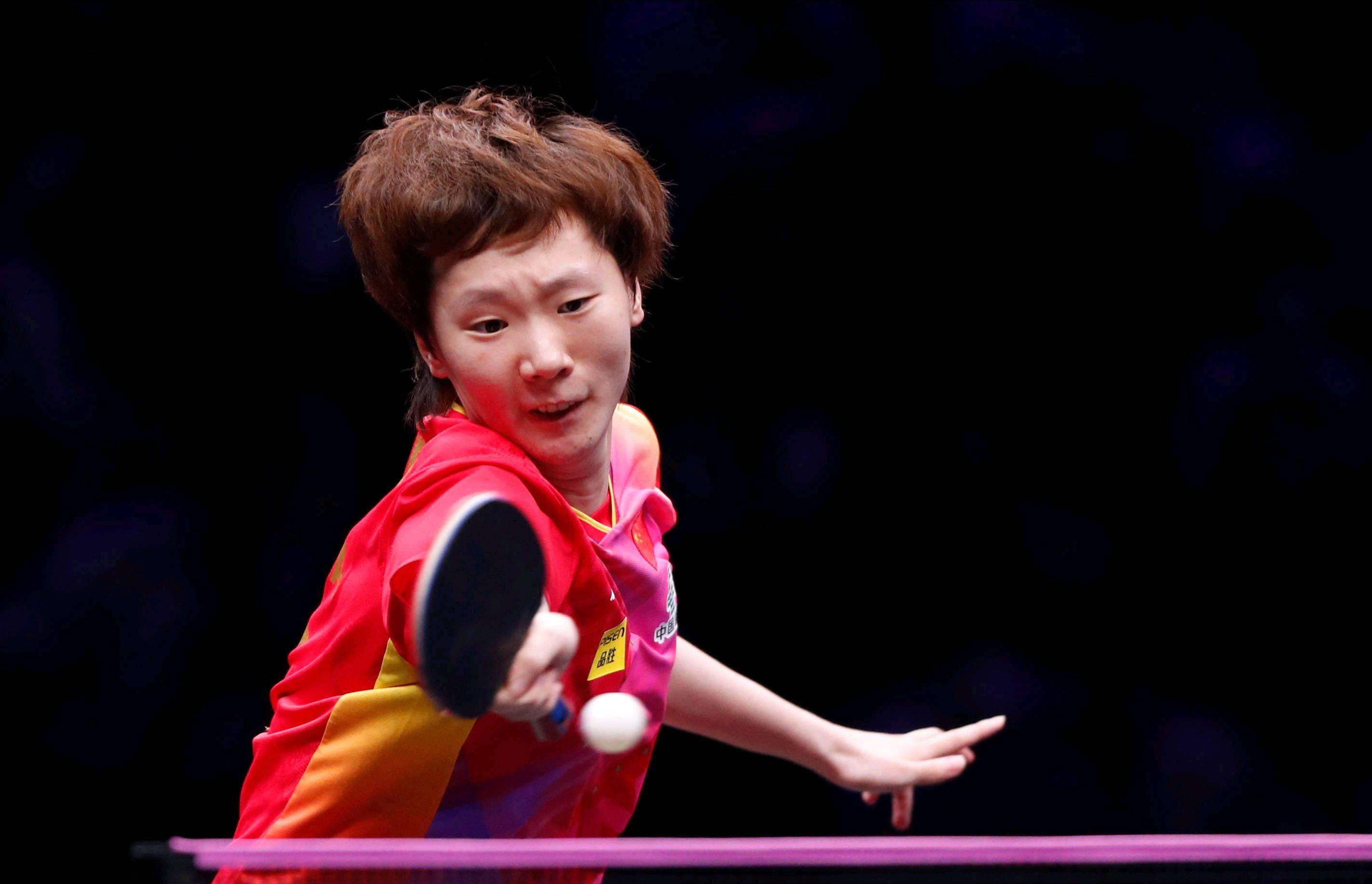 了她在压力 了她在压力